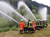 Maschinisten Proben den Umgang mit Wasserpumpen