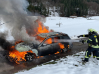 PKW-Brand auf der alten Landstraße